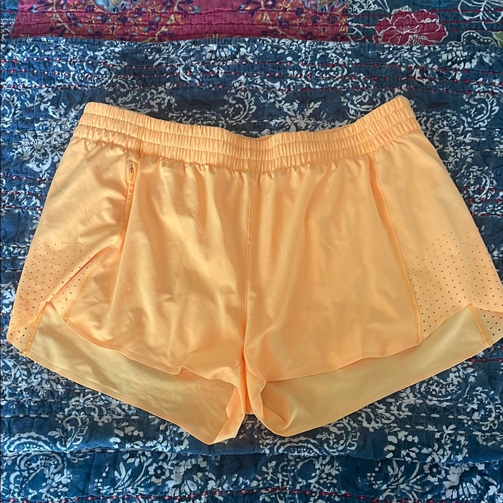 Athleta hustle 3 inch short